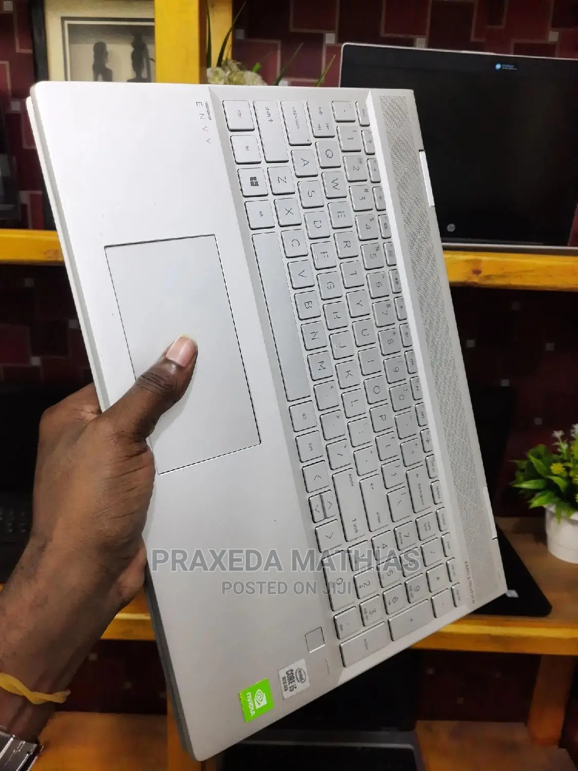Laptop HP Envy X360 15-Cp0013nr 16GB Intel Core I5 SSD 512GB