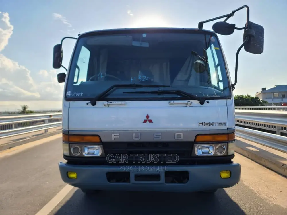 Mitsubishi Fuso 2008 White