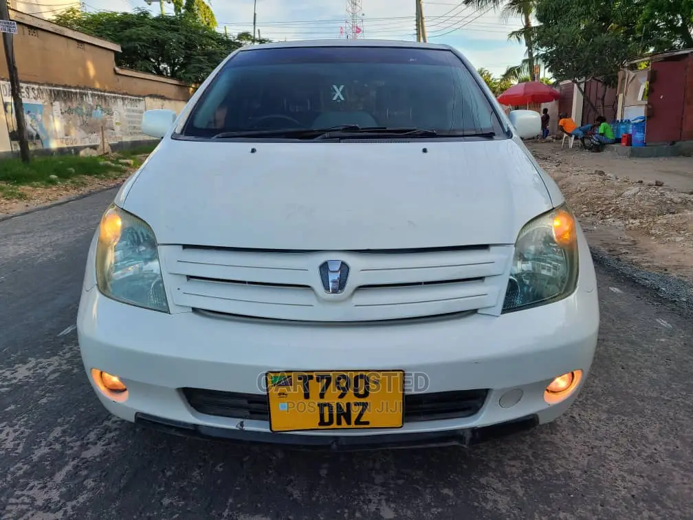 Toyota IST 2003 White