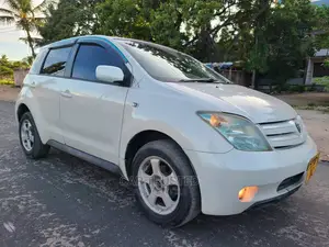 Toyota IST 2003 White