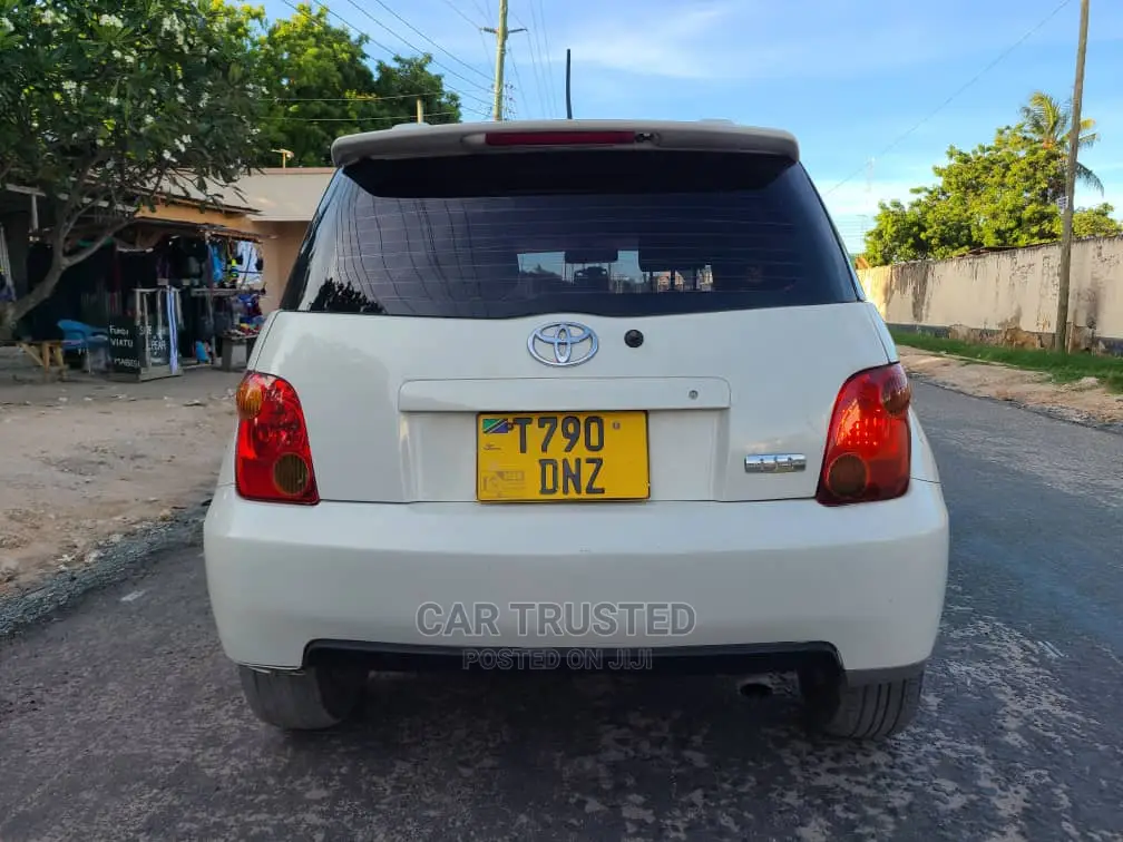 Toyota IST 2003 White
