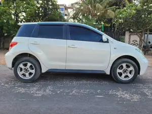 Toyota IST 2003 White