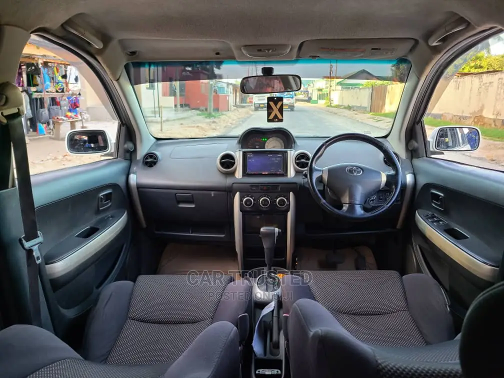 Toyota IST 2003 White