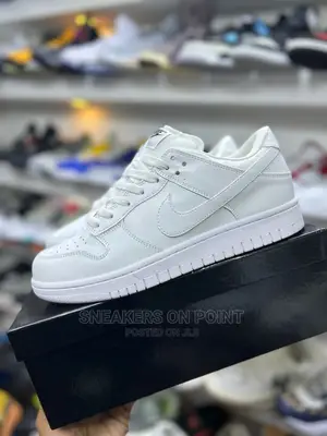 Nike Dunk Low Triple White 