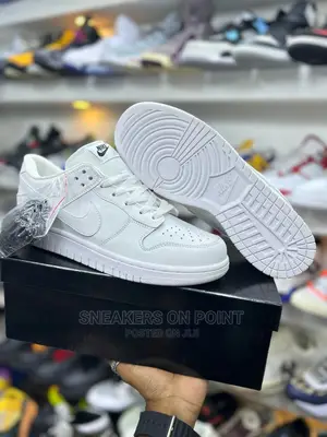Nike Dunk Low Triple White 