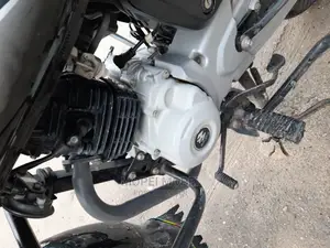 Bajaj Boxer X125 2022 Purple