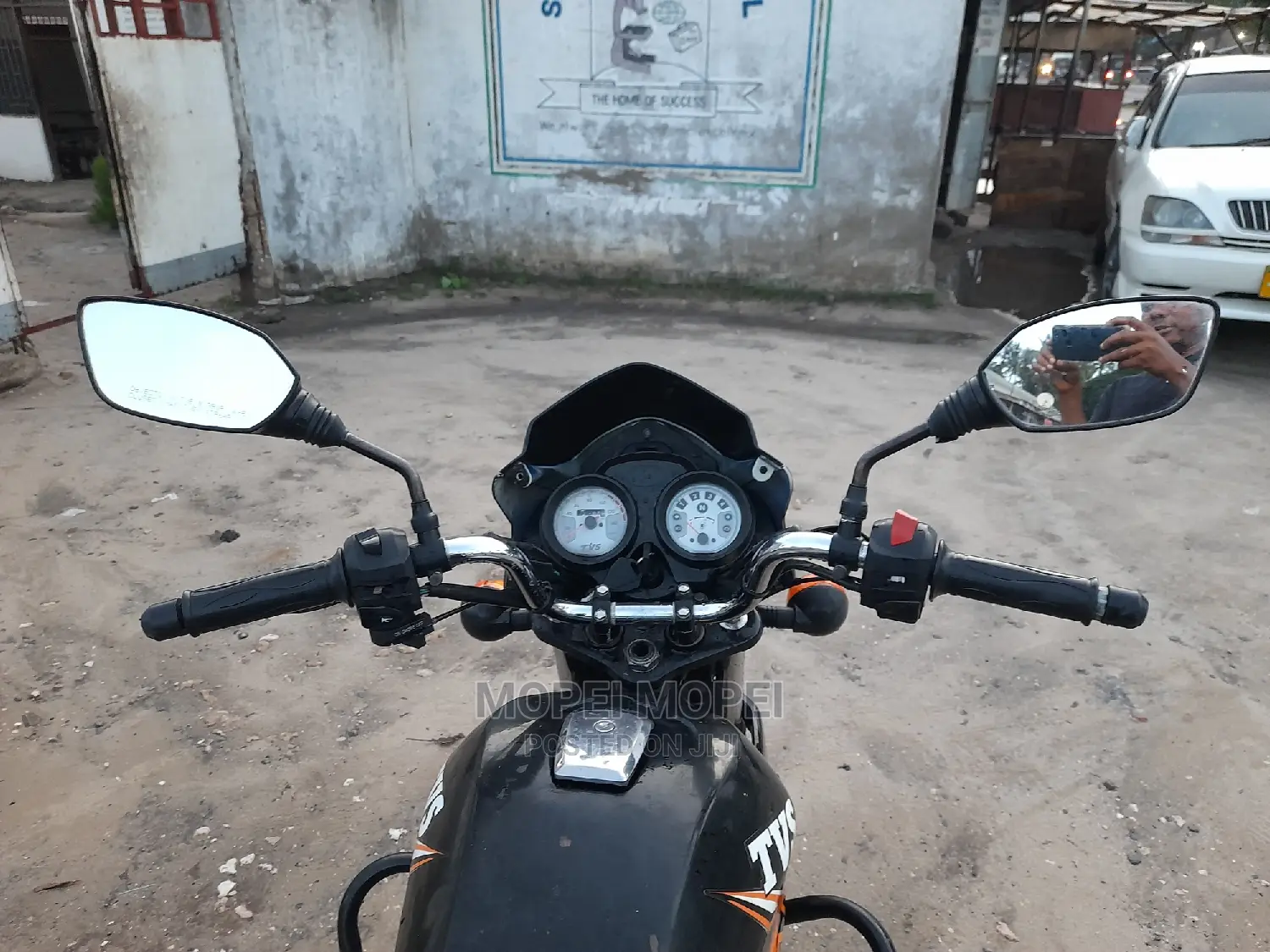 TVS HLX Plus ES 2021 Pink