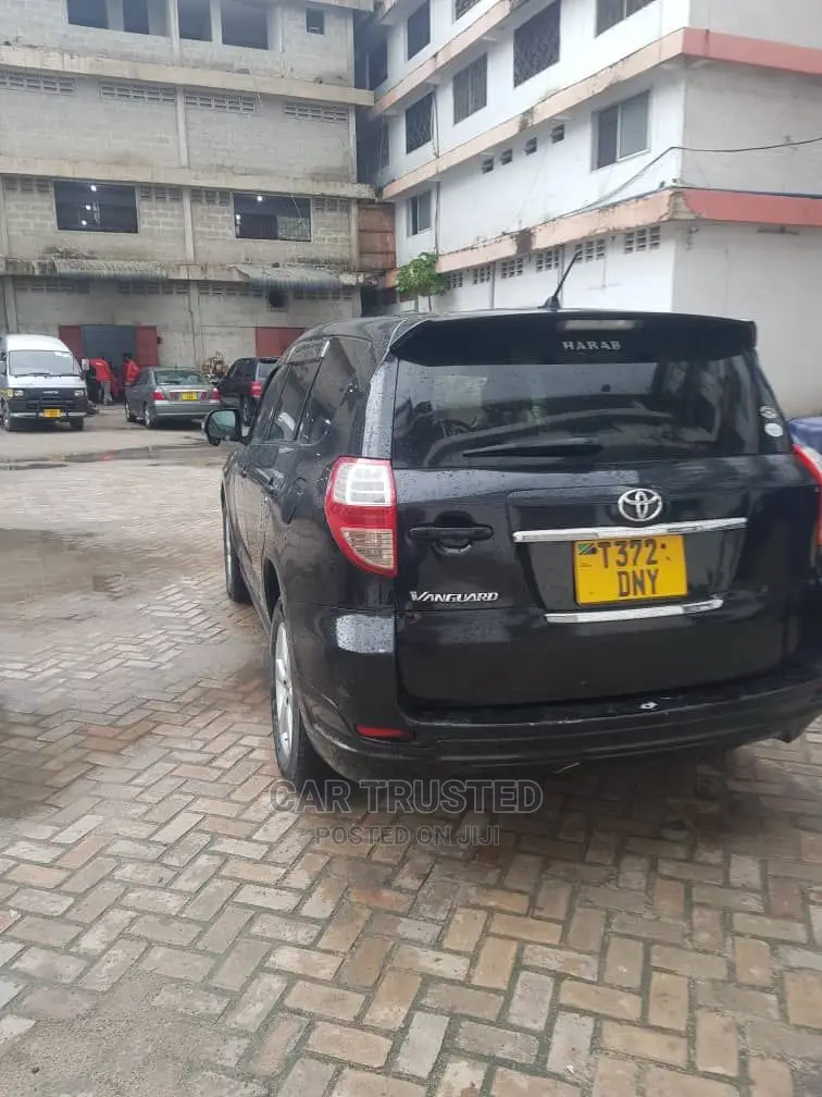 Toyota Vanguard 2010 Black
