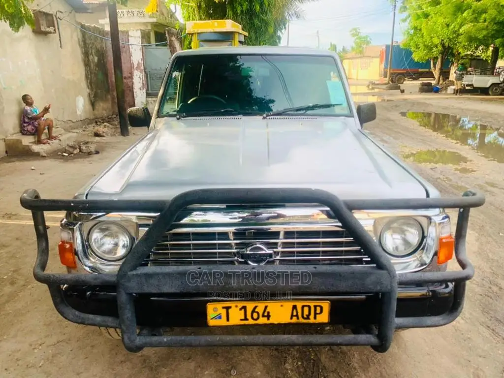Nissan Patrol 1999 Silver
