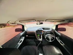 Toyota Ractis 1.5 AWD 2005 Black