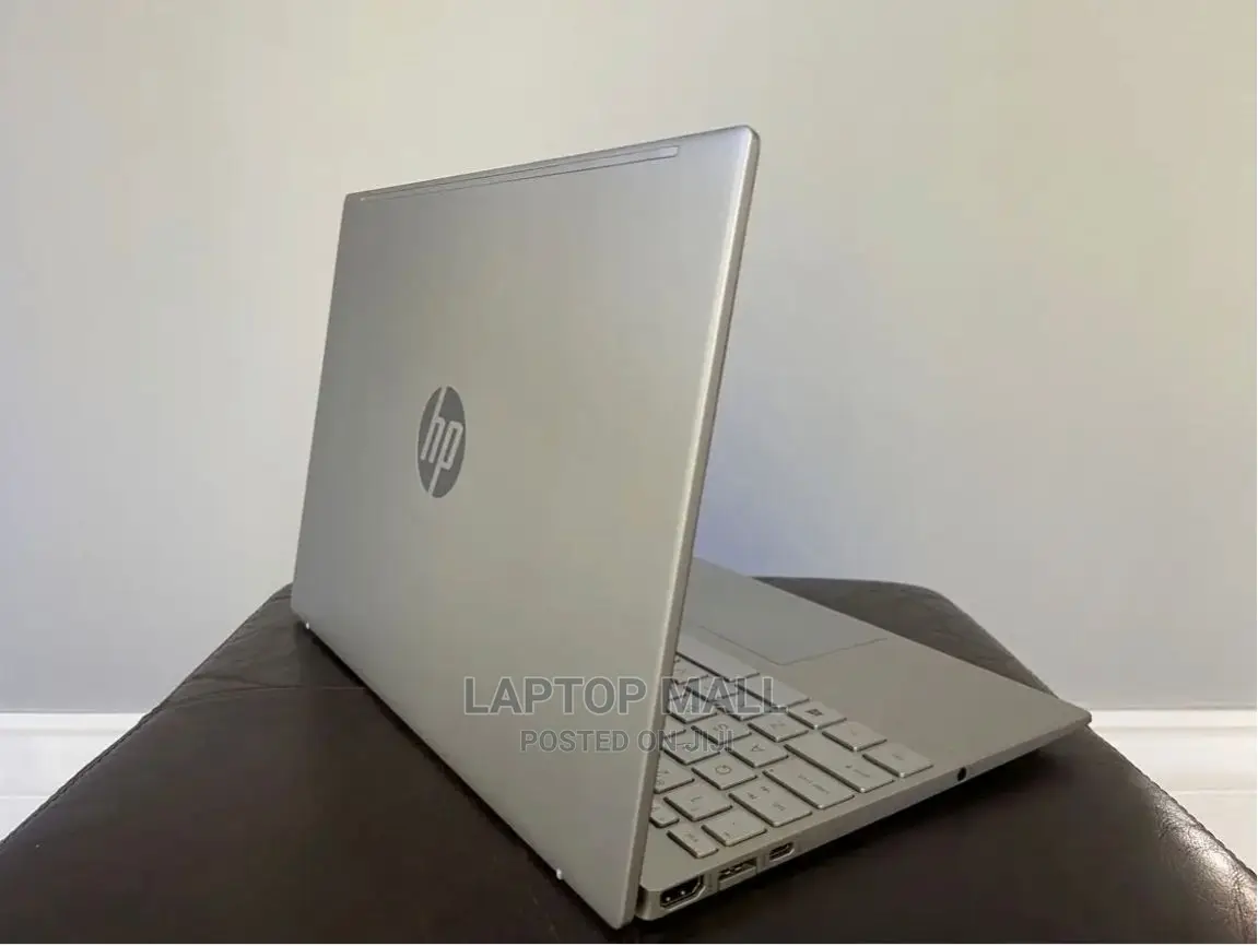 New Laptop HP Pavilion 13 16GB AMD Ryzen 7 SSD 512GB