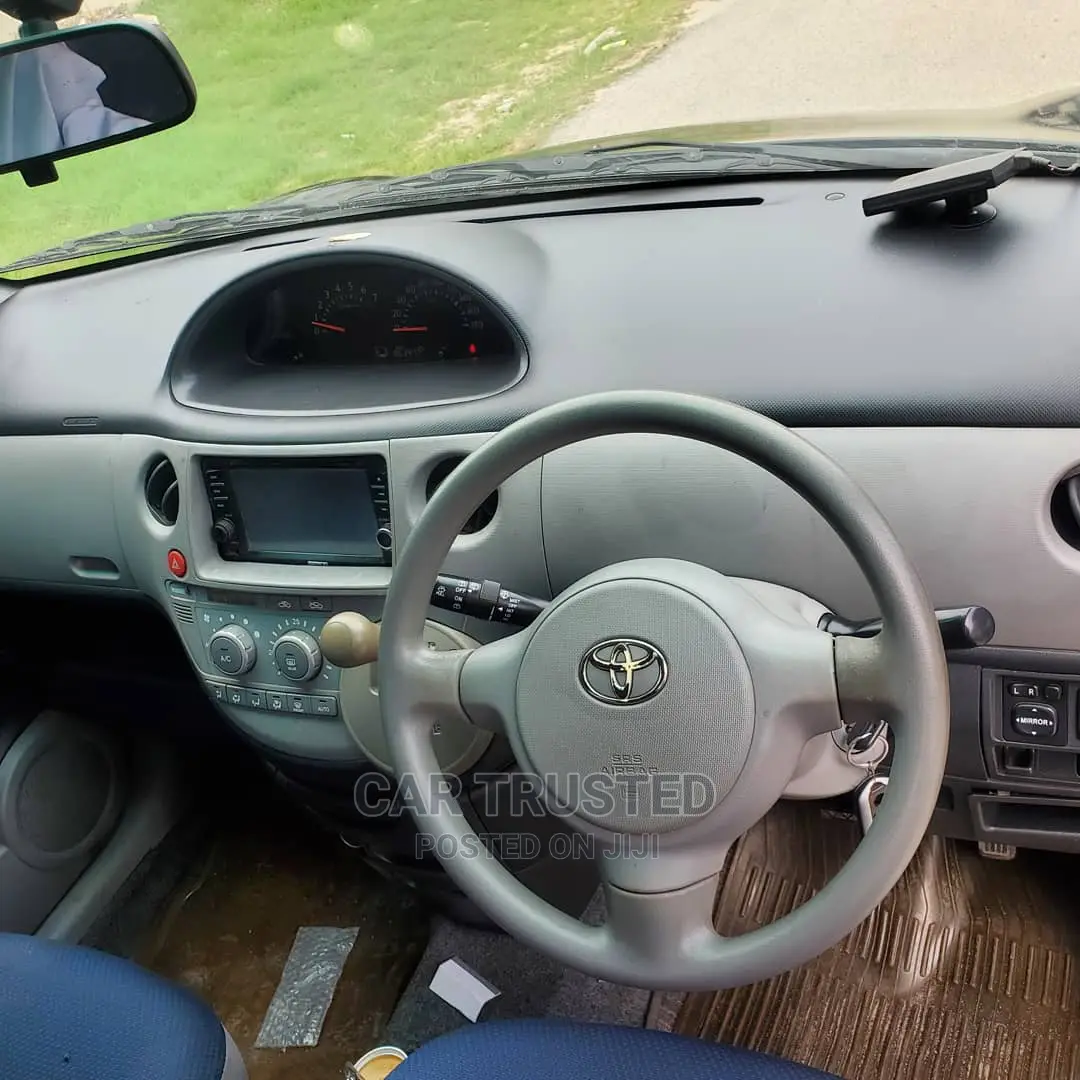 Toyota Sienta 1.5 FWD 2005 Black