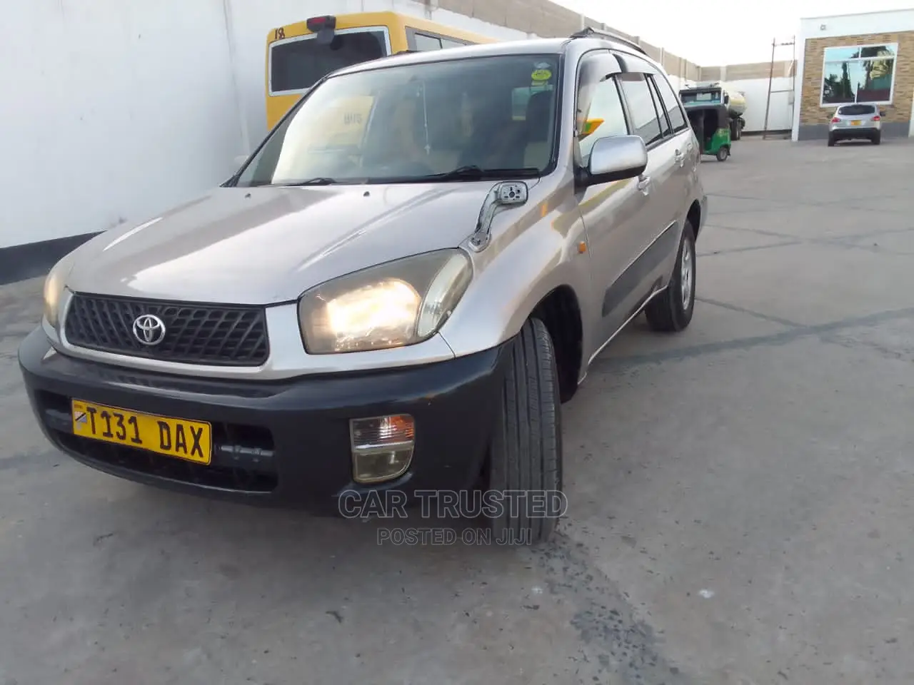 Toyota RAV4 Base FWD 2001 Silver