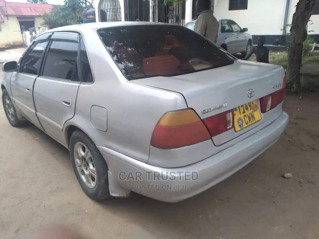 Toyota Sprinter 2000 Silver