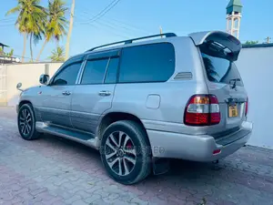 Toyota Land Cruiser HDJ 100 1998 Silver
