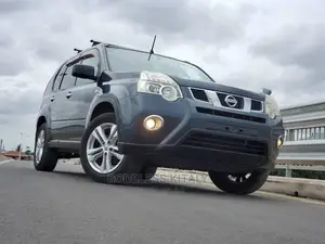 Nissan X-Trail 2011 Gray