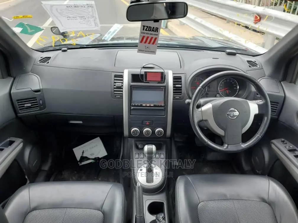 Nissan X-Trail 2011 Gray