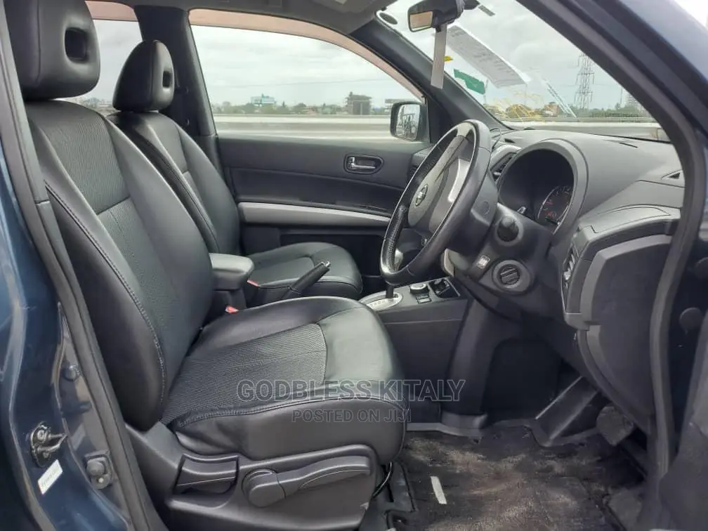 Nissan X-Trail 2011 Gray