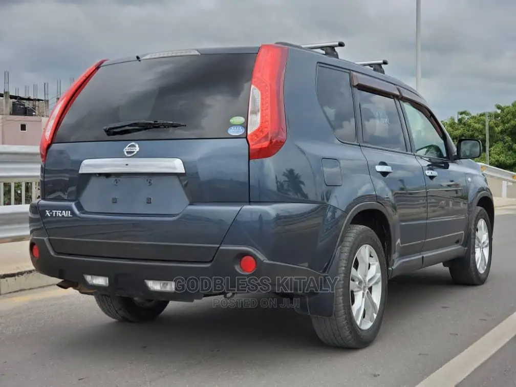 Nissan X-Trail 2011 Gray