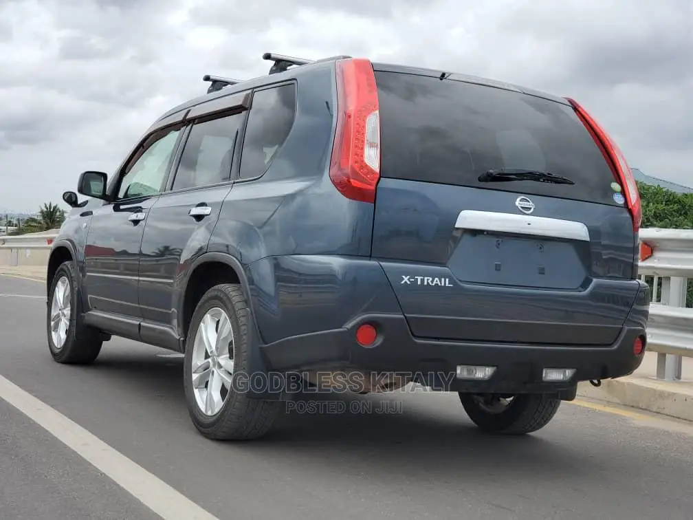 Nissan X-Trail 2011 Gray