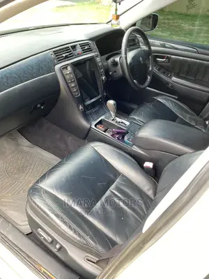 Toyota Crown 2004 White