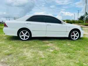 Toyota Crown 2004 White