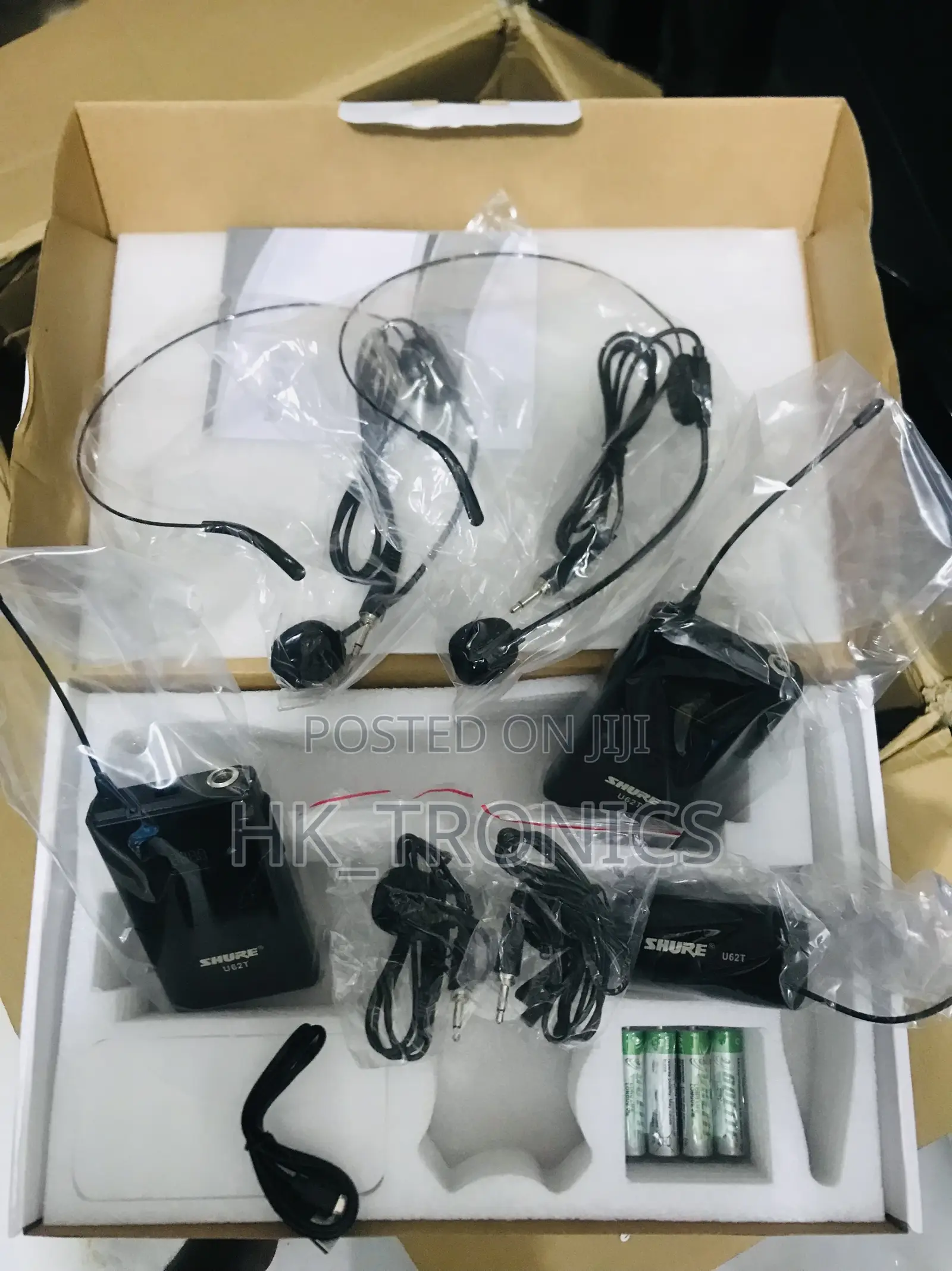 SHURE WIRLESS MICROPHONE (Headband and Coller)