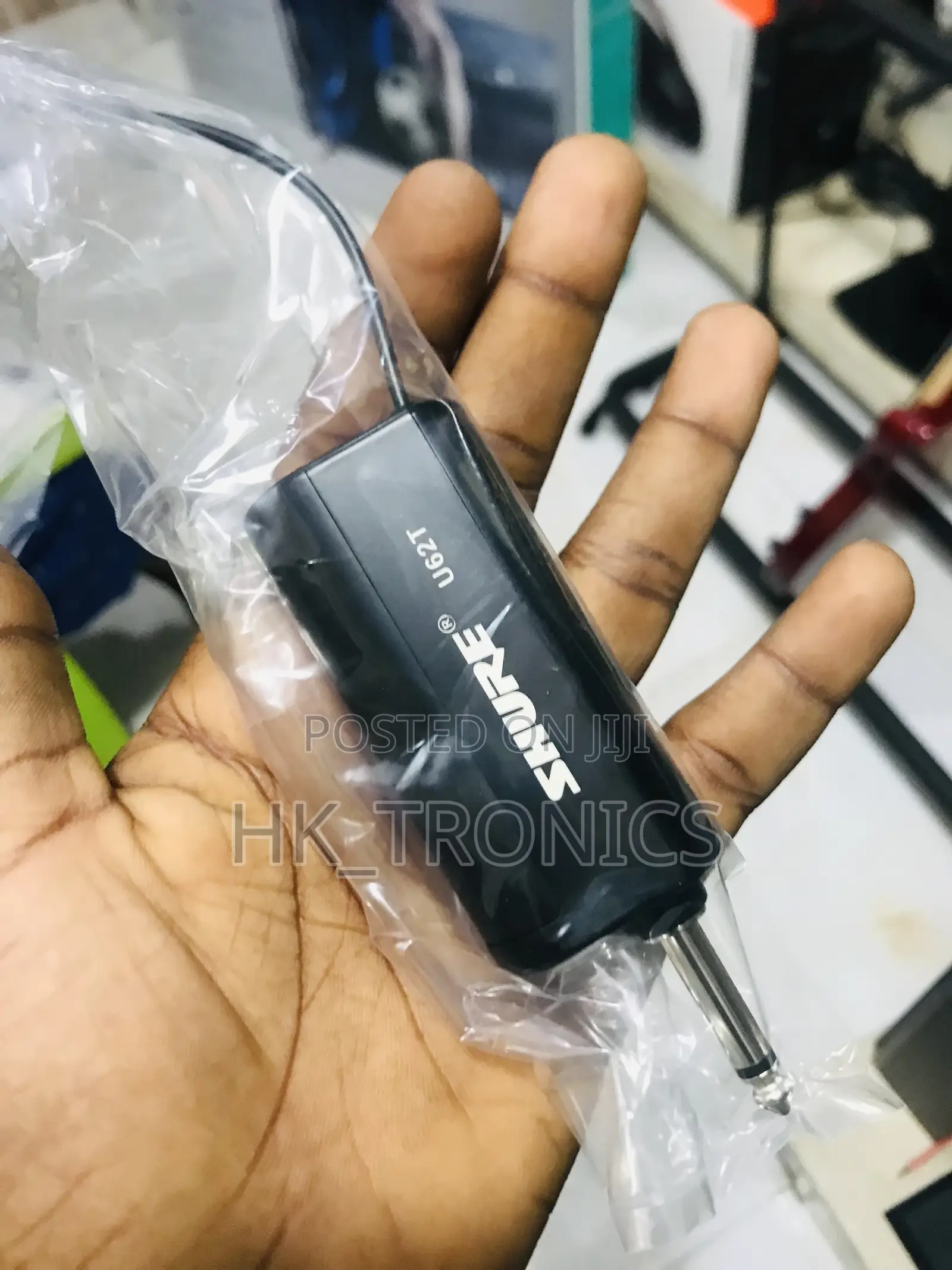SHURE WIRLESS MICROPHONE (Headband and Coller)