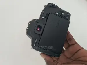 Canon 200d (Canon Eos Rebel Sl2)