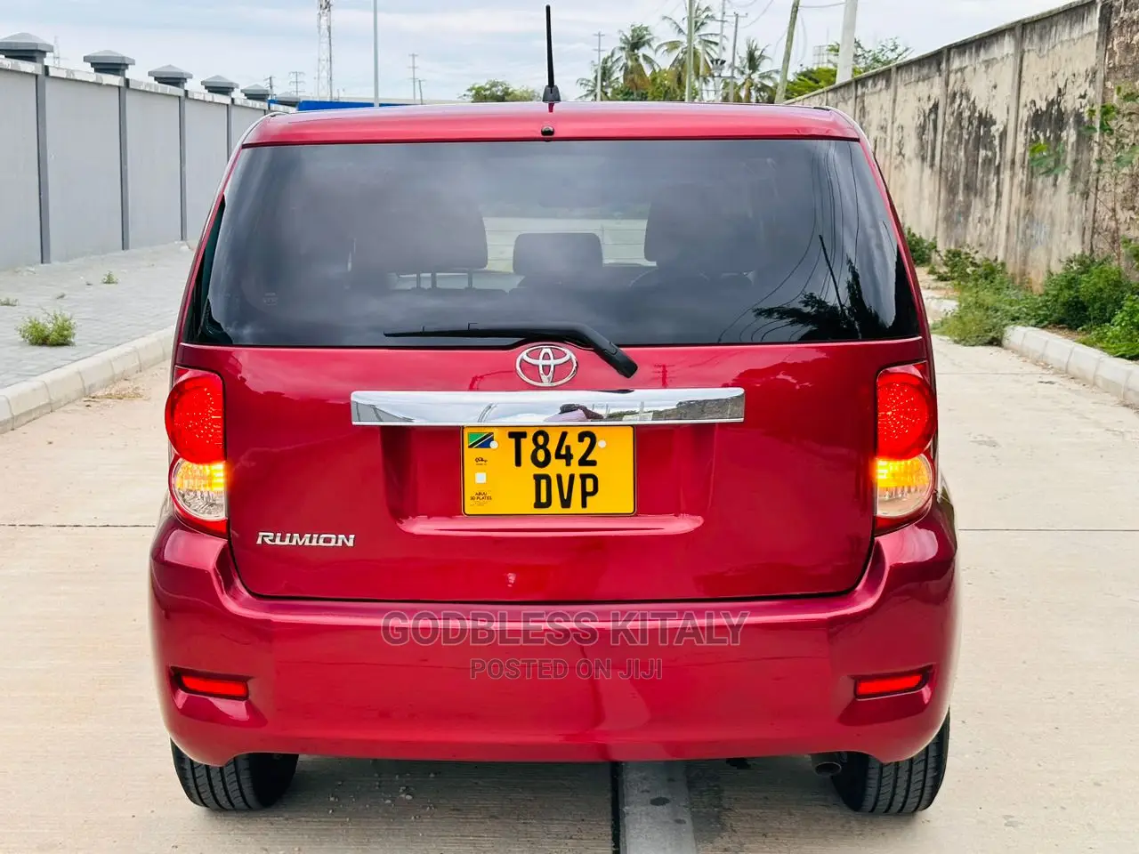 Toyota Corolla Rumion 2009 Red