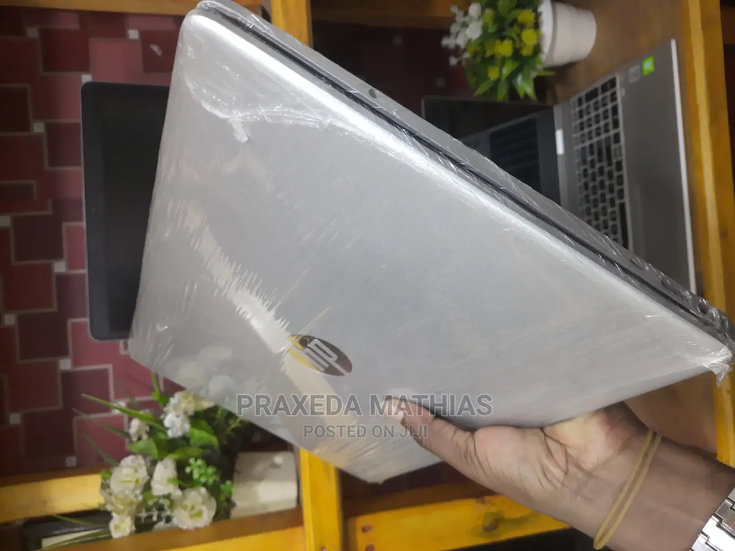 Laptop HP 15-Dw3031 8GB Intel Core I5 HDD+SSD 1T