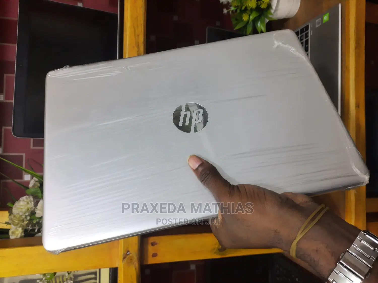 Laptop HP 15-Dw3031 8GB Intel Core I5 HDD+SSD 1T