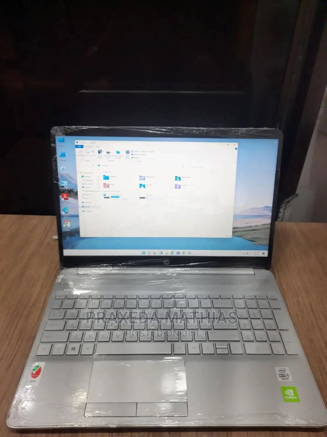 Laptop HP 15-Dw3031 8GB Intel Core I5 HDD+SSD 1T