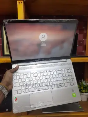 Laptop HP 15-Dw3031 8GB Intel Core I5 HDD+SSD 1T