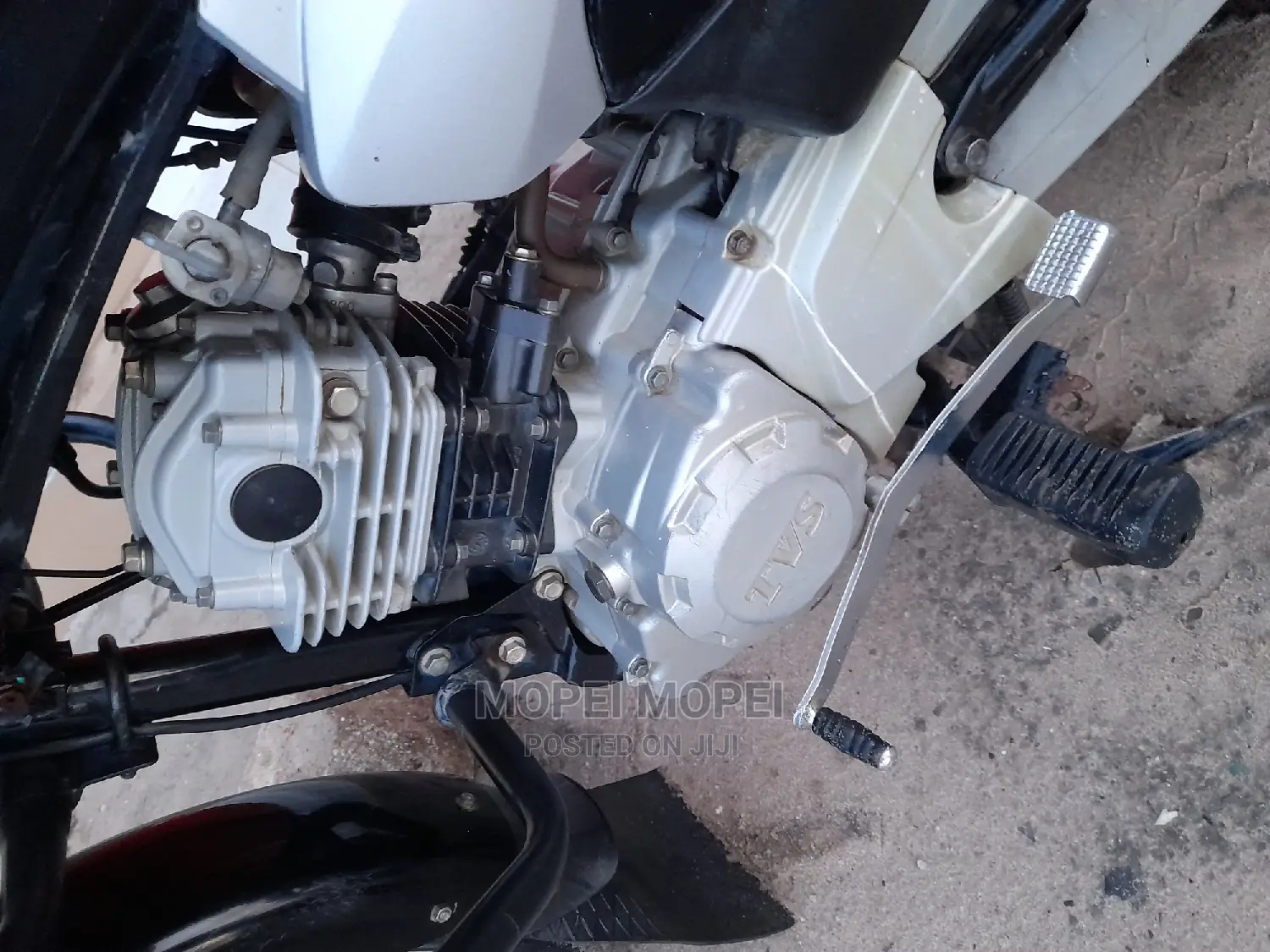 New TVS HLX 125 2022 Green