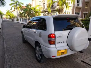 Toyota RAV4 1.8 2004 White
