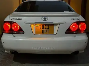 Toyota Crown Royale 2005 White