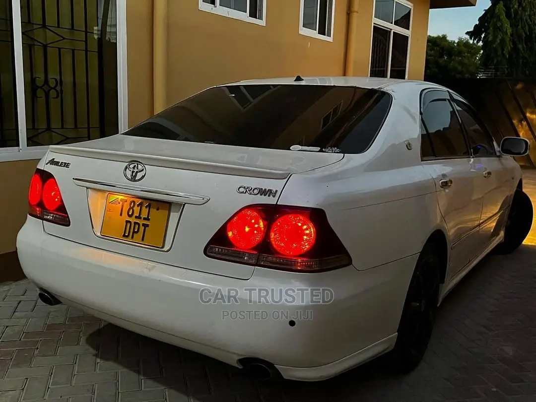 Toyota Crown Royale 2005 White