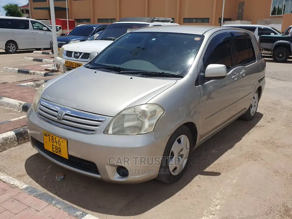 Toyota Raum 1.5 FWD 2006 Silver