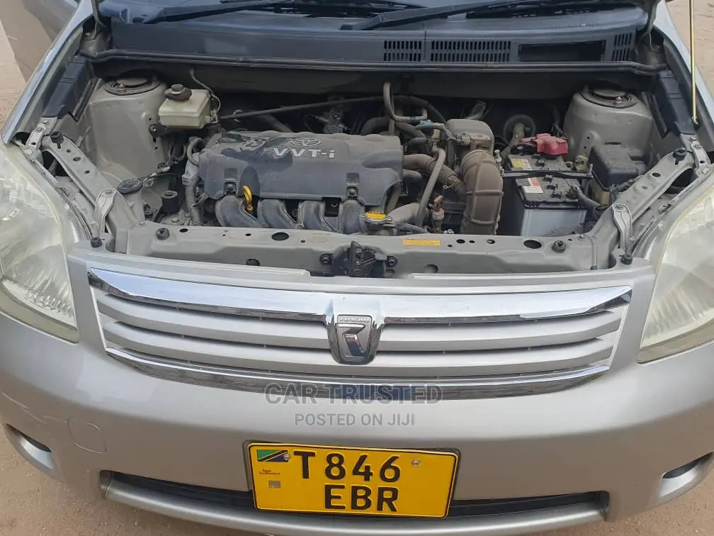 Toyota Raum 1.5 FWD 2006 Silver