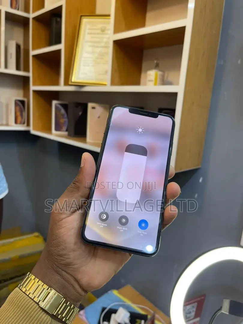 Apple iPhone XS Max 64 GB Black