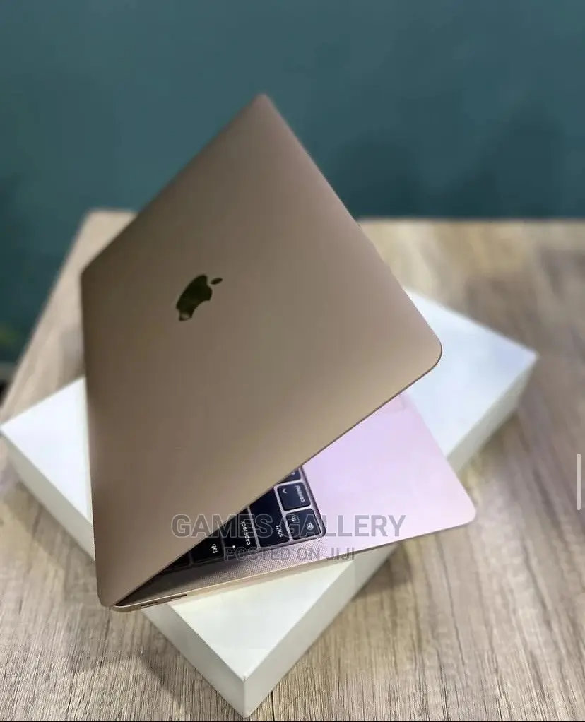 New Laptop Apple MacBook 2020 8GB Apple M1 SSD 256GB