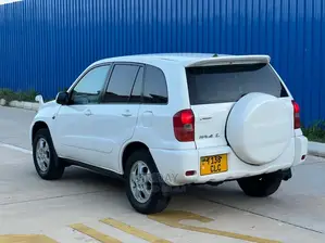 Toyota RAV4 2005 White