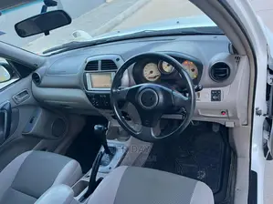 Toyota RAV4 2005 White