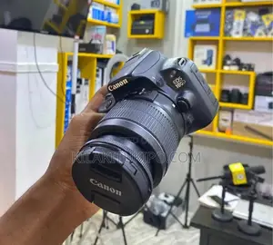 CANON EOS 550D Camera