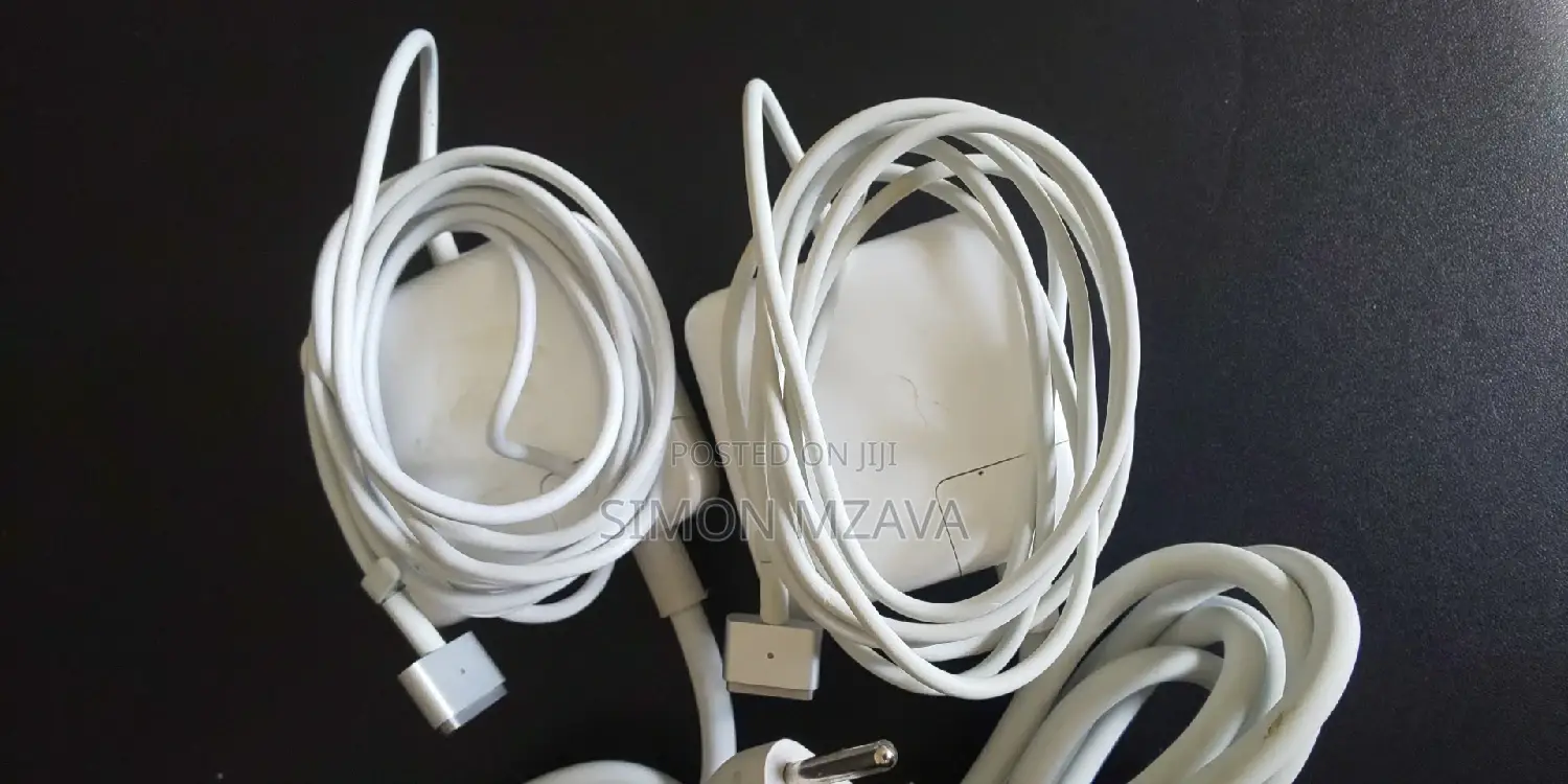 Clean, Used Apple Power Adapter Magsafe, Magsafe 2, Type C,.