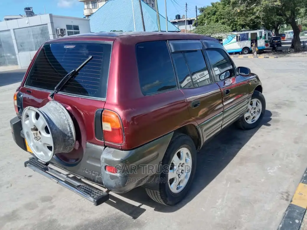 Toyota RAV4 Base FWD 1999 Burgandy