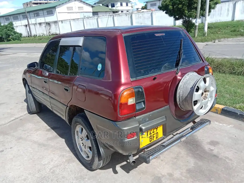 Toyota RAV4 Base FWD 1999 Burgandy