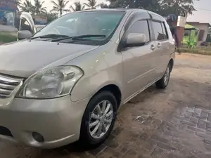 Toyota Raum 1.5 FWD 2004 Beige