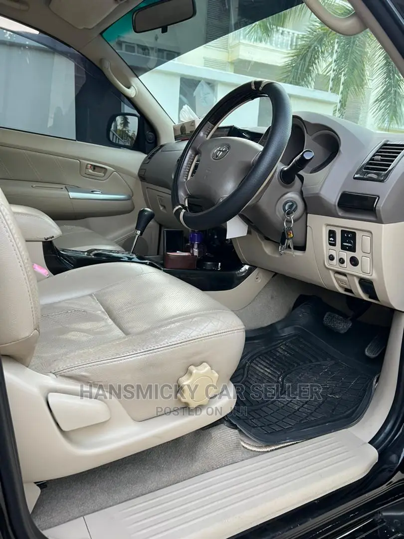 Toyota Hilux 2008 Black